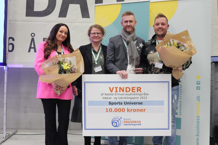 Vinder, de 2 nominerede og formand for erhvervsudviklingsrådet